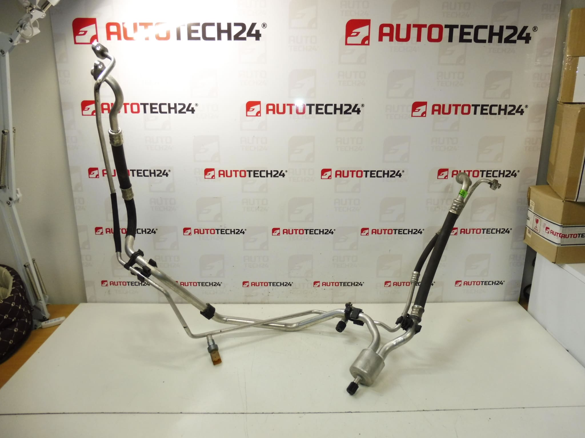 Klimarohr Citroen Peugeot DS 9670651880 6477Z9