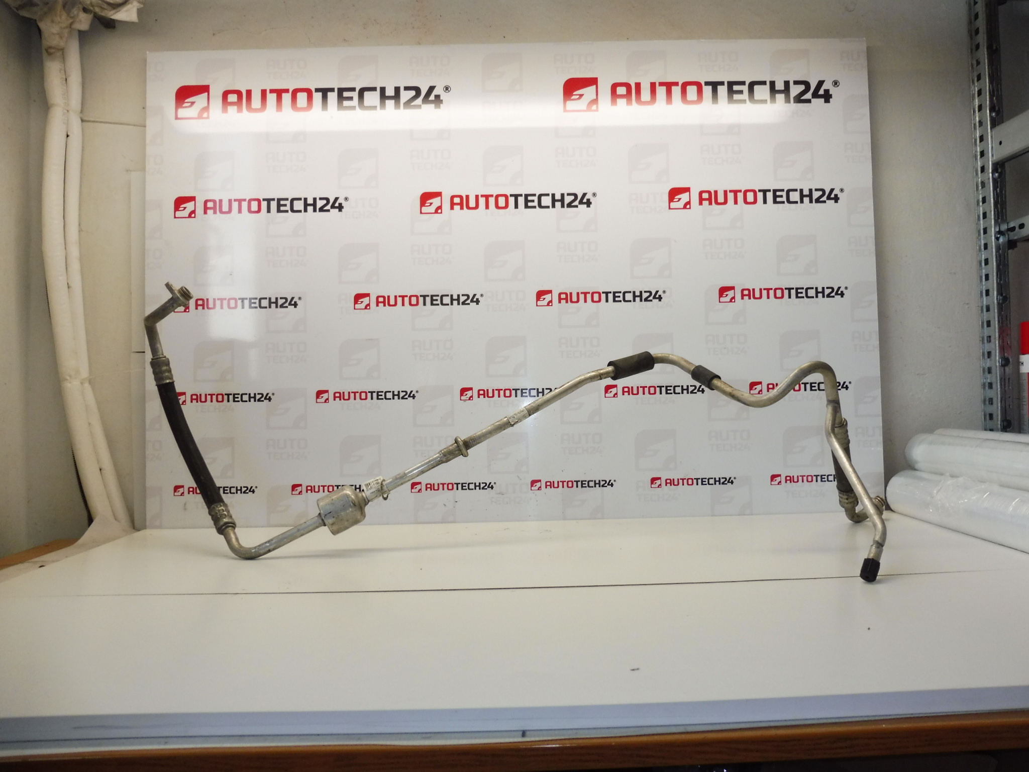 Klima Rohr Citroën Peugeot 9686414180 9659576380 6477F2 647774