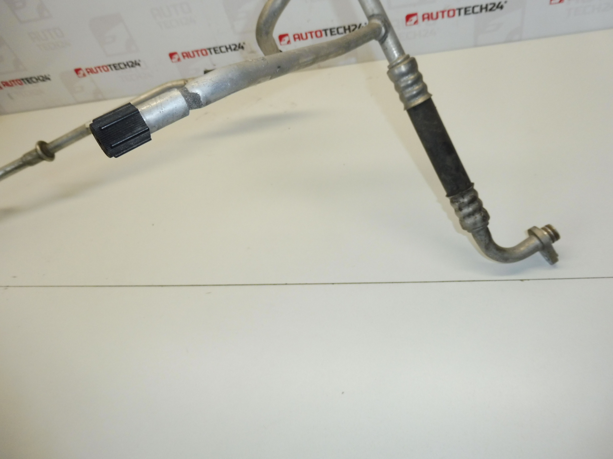 Klima Rohr Citroën Peugeot 9686414180 9659576380 6477F2 647774