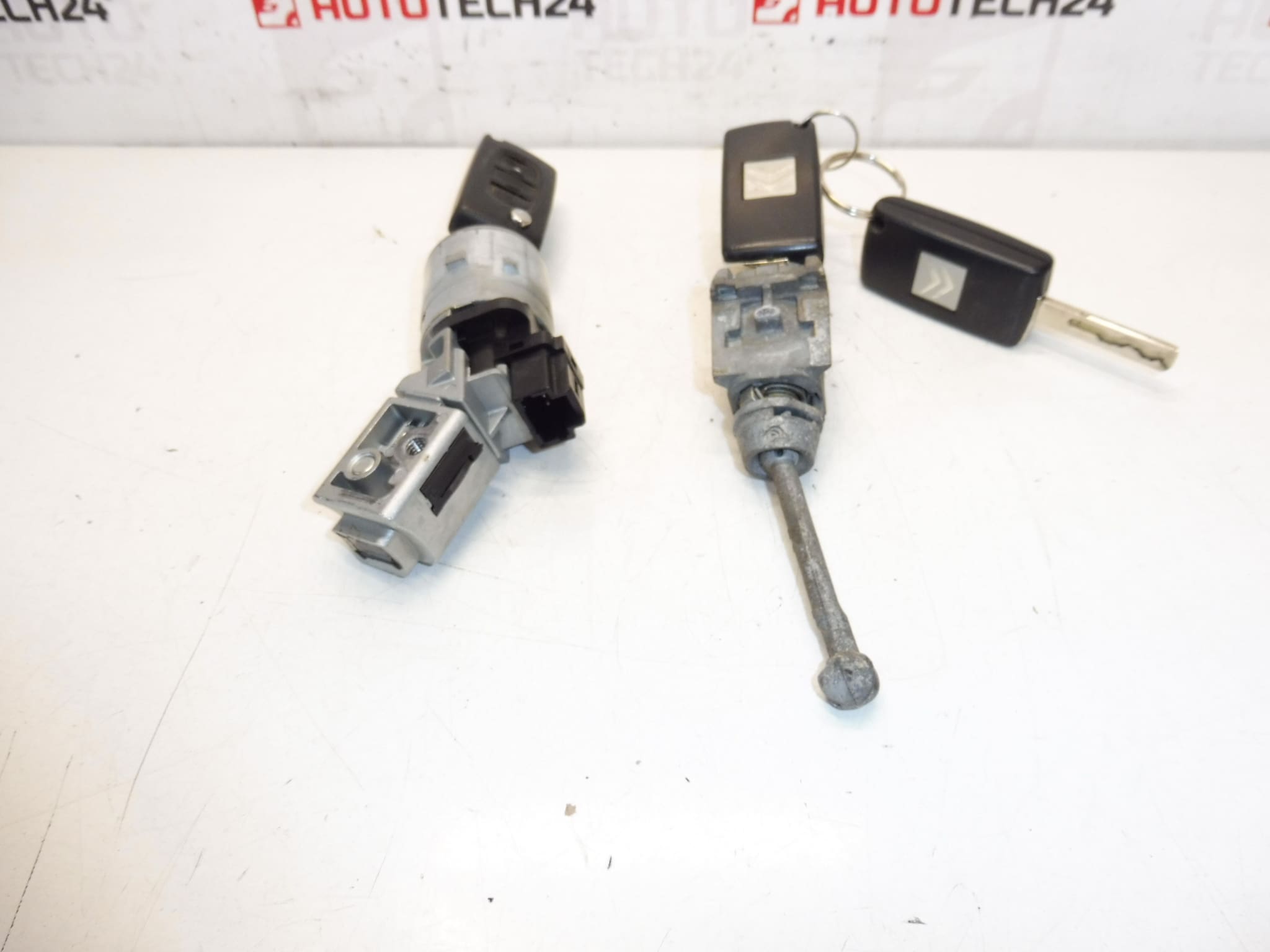 Satz Schlösser und 3 Schlüssel Citroën Peugeot 4162KF 4162KC – Bild 2