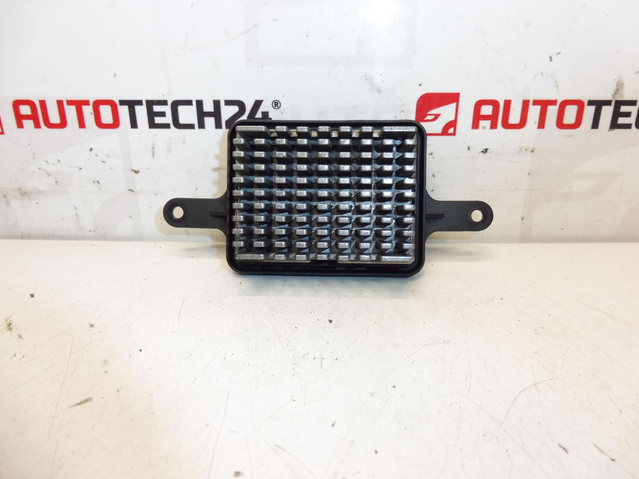 Peugeot 3008 5008 Heizgebläse-Steuermodul P7708004 6441CQ
