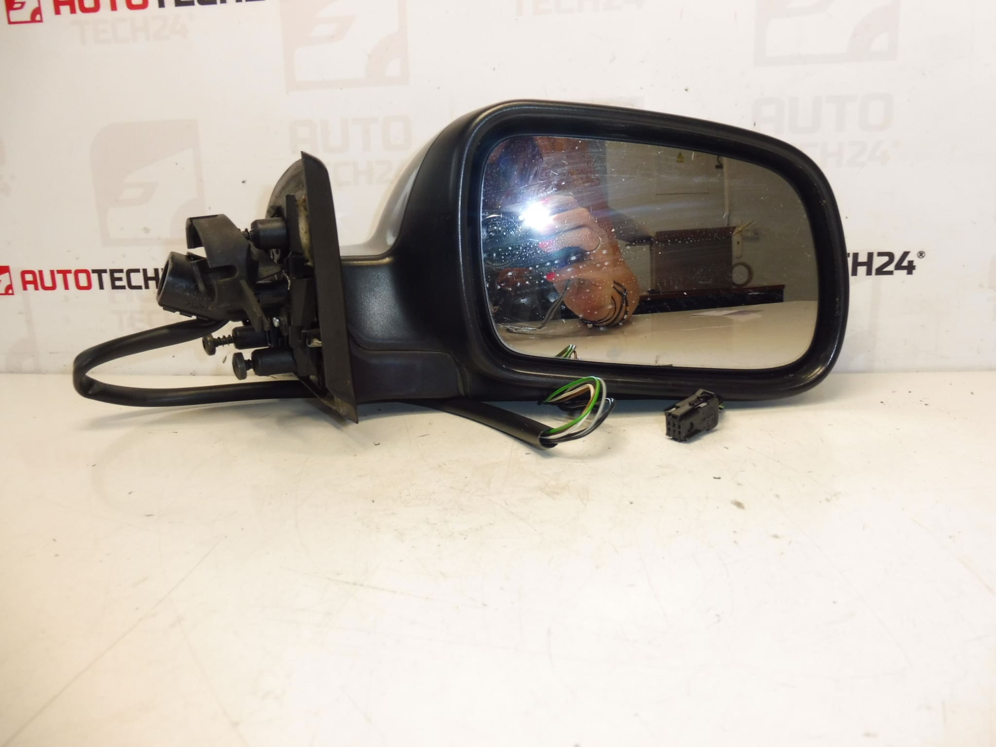 Rechter Spiegel Peugeot 307 EZAC 8149AX – Bild 2