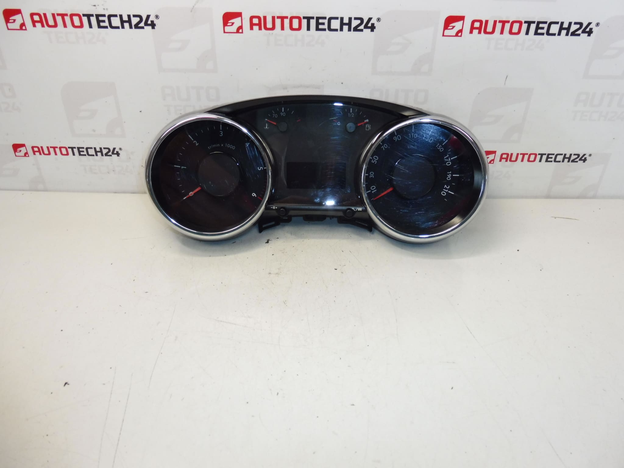 Tacho 98000km Peugeot 3008 5008 9805232380 9810462780