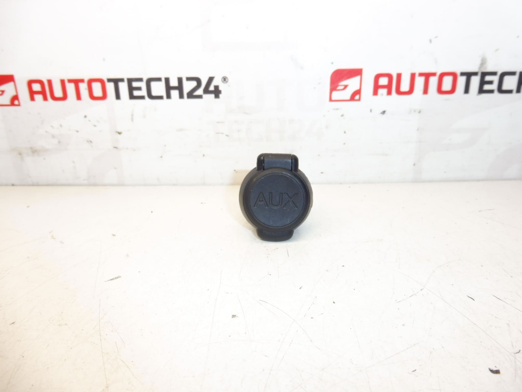 USB-Buchse Citroën Peugeot 96645227ZD 6574JV