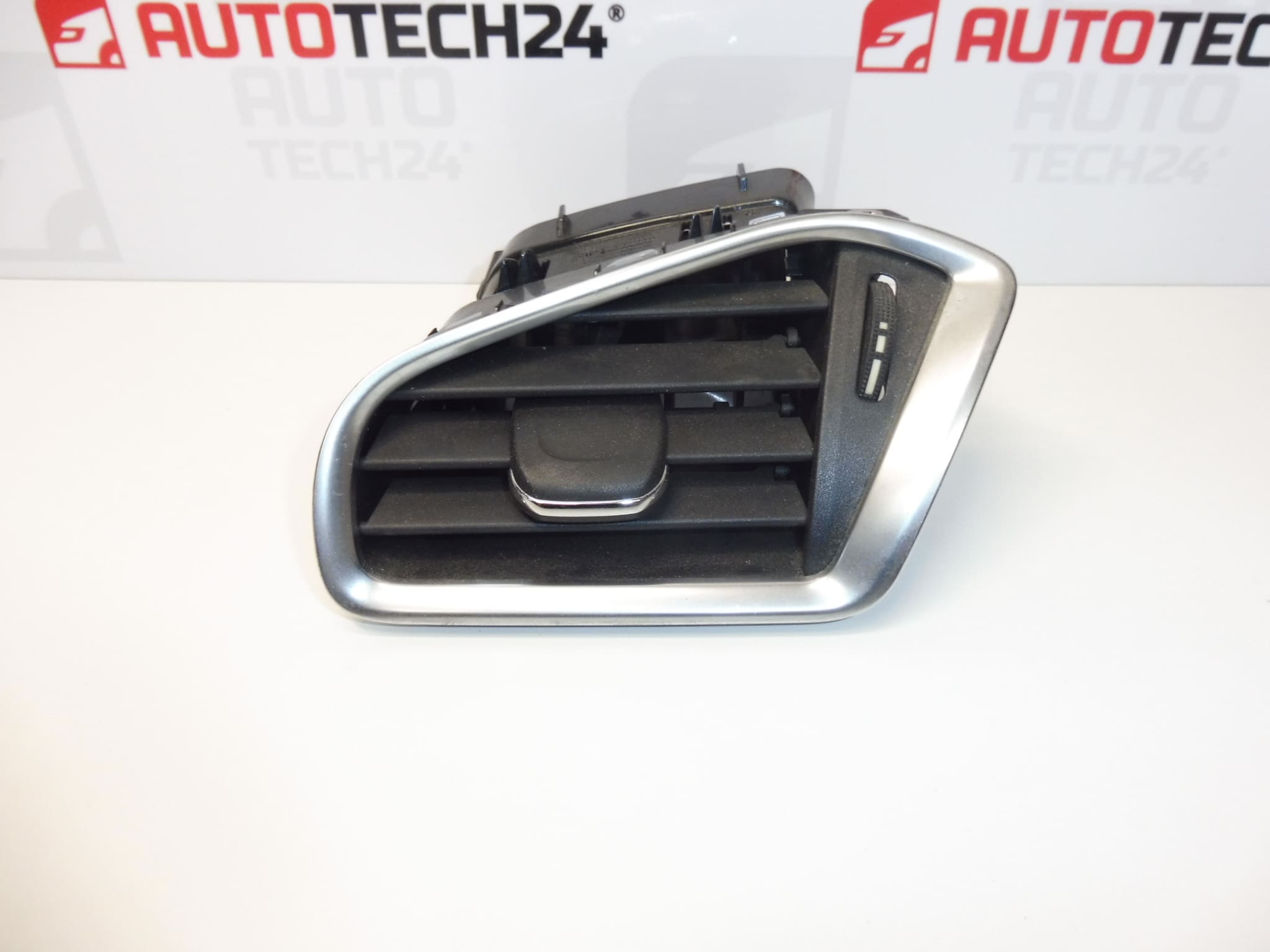 Linkes Lüftungsgitter Citroen C4 II B7 und DS4 9671332377 8247S2