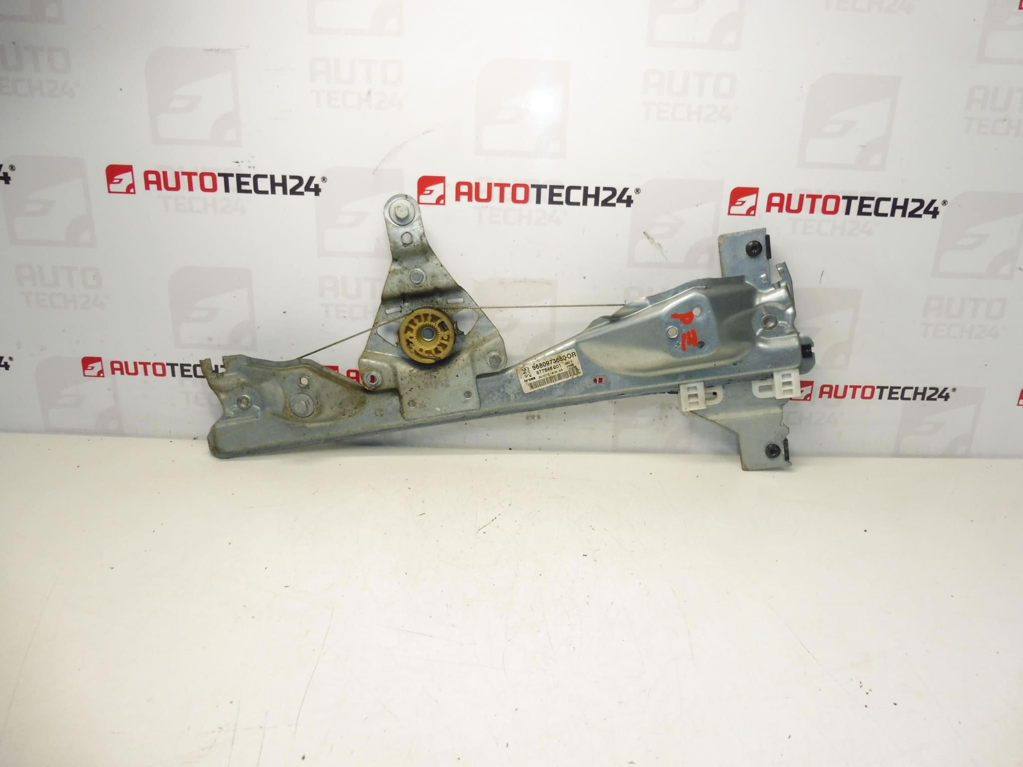 Peugeot 308 Zugmechanismus für rechte Heckscheibe 9680973680 9224E9